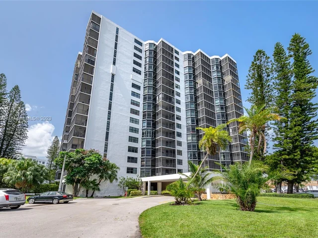 20100 W Country Club Dr # 709, Aventura FL 33180