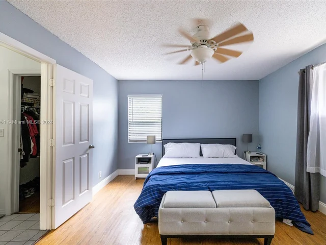 10600 La Placida Dr, Coral Springs FL 33065