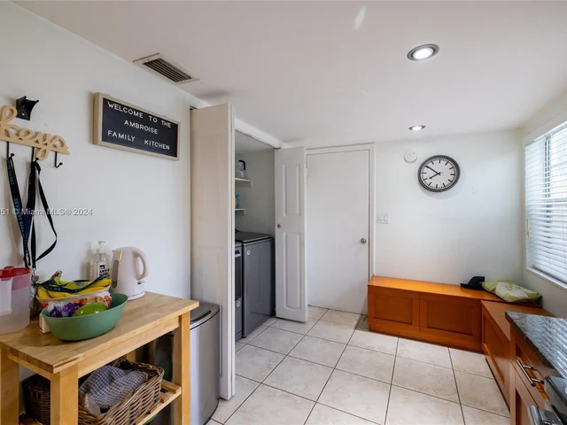 10600 La Placida Dr, Coral Springs FL 33065