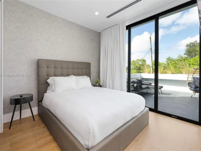 80 NW 45th St, Miami FL 33127