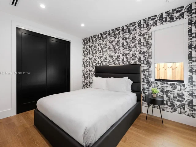 80 NW 45th St, Miami FL 33127