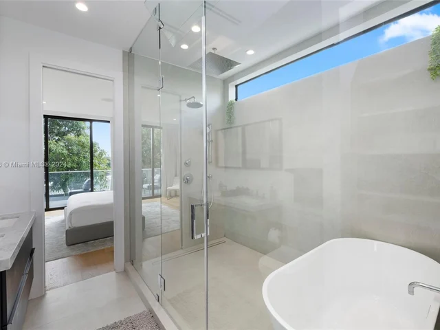 80 NW 45th St, Miami FL 33127