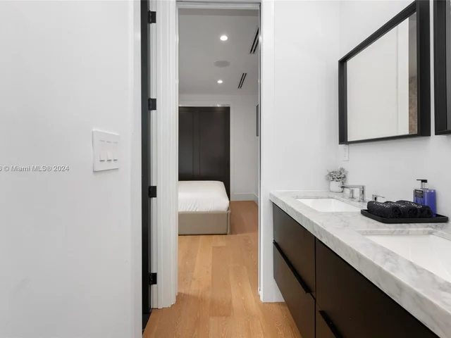 80 NW 45th St, Miami FL 33127