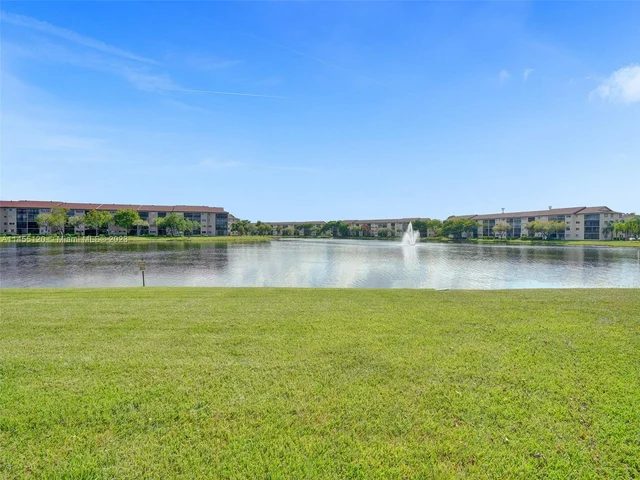 950 SW 138th Ave # 203B, Pembroke Pines FL 33027