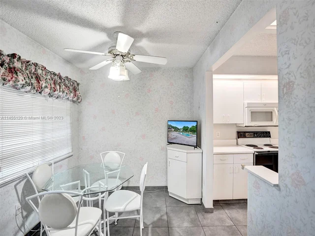 950 SW 138th Ave # 203B, Pembroke Pines FL 33027