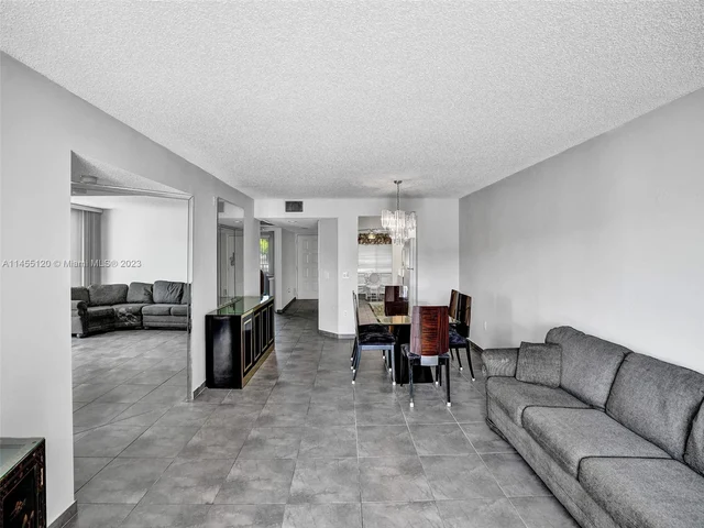 950 SW 138th Ave # 203B, Pembroke Pines FL 33027