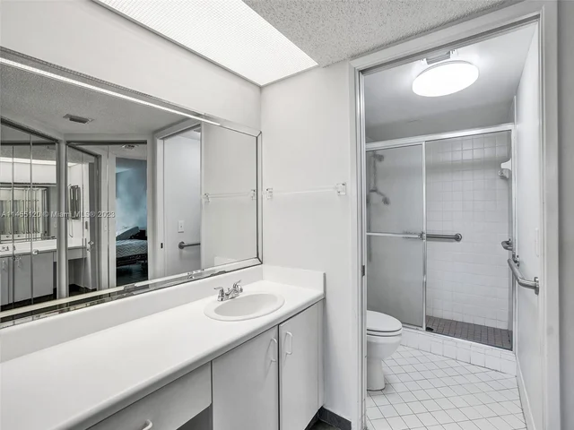 950 SW 138th Ave # 203B, Pembroke Pines FL 33027