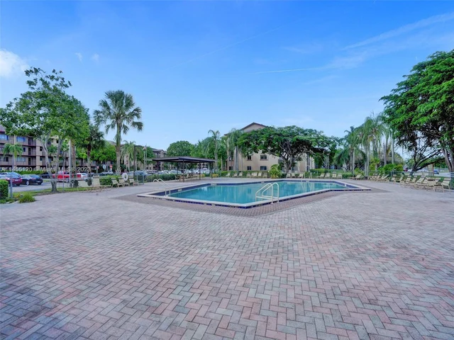 950 SW 138th Ave # 203B, Pembroke Pines FL 33027