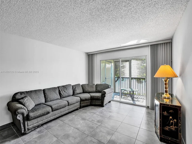 950 SW 138th Ave # 203B, Pembroke Pines FL 33027