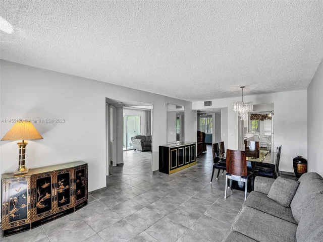 950 SW 138th Ave # 203B, Pembroke Pines FL 33027