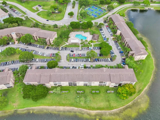 950 SW 138th Ave # 203B, Pembroke Pines FL 33027