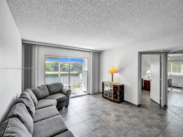 950 SW 138th Ave # 203B, Pembroke Pines FL 33027