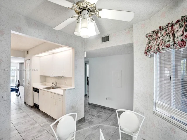 950 SW 138th Ave # 203B, Pembroke Pines FL 33027