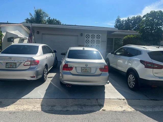 1525 NW 70th Ln, Margate FL 33063