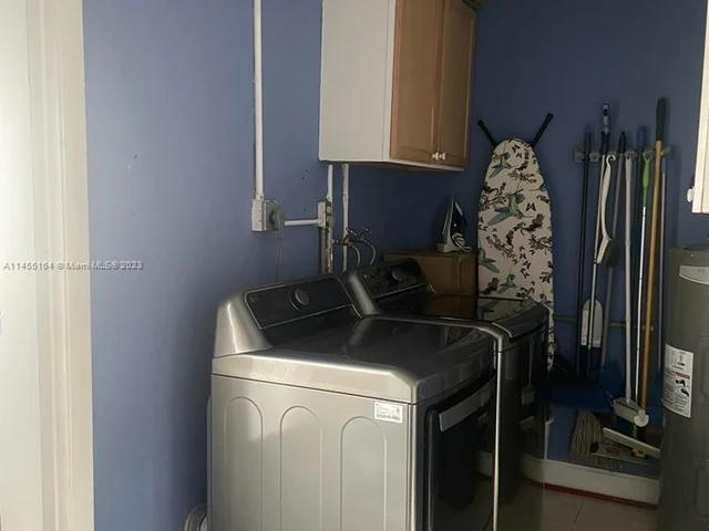 1525 NW 70th Ln, Margate FL 33063