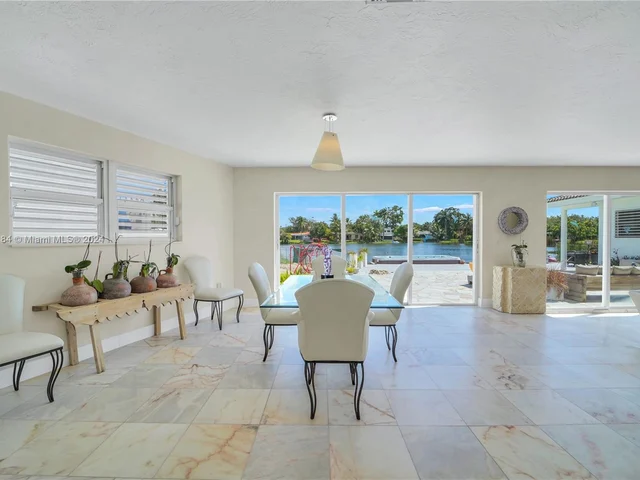 6485 SW 52nd St, Miami FL 33155