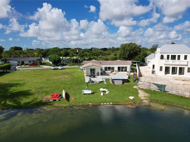 6485 SW 52nd St, Miami FL 33155