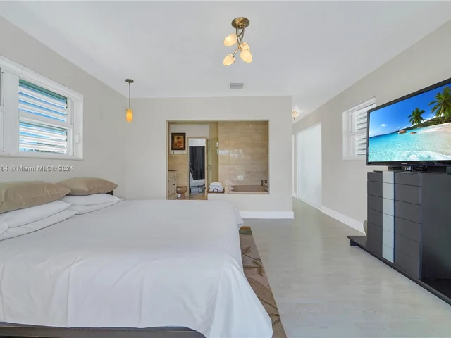 6485 SW 52nd St, Miami FL 33155