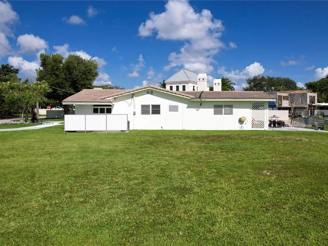 6485 SW 52nd St, Miami FL 33155