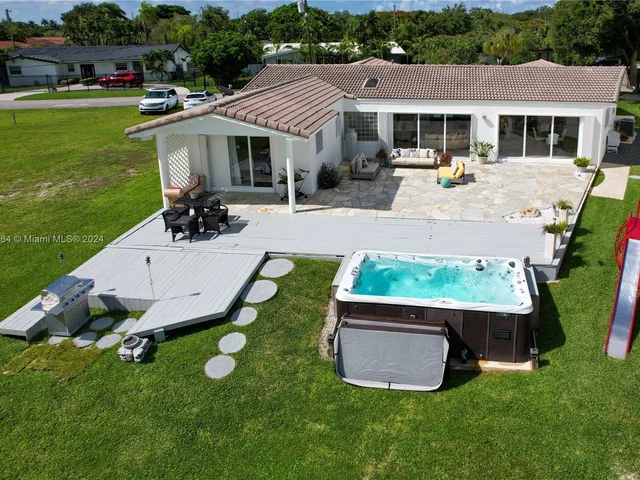 6485 SW 52nd St, Miami FL 33155