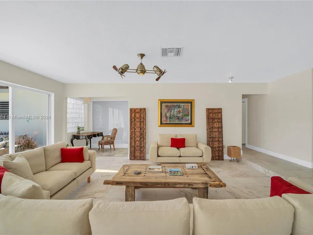 6485 SW 52nd St, Miami FL 33155