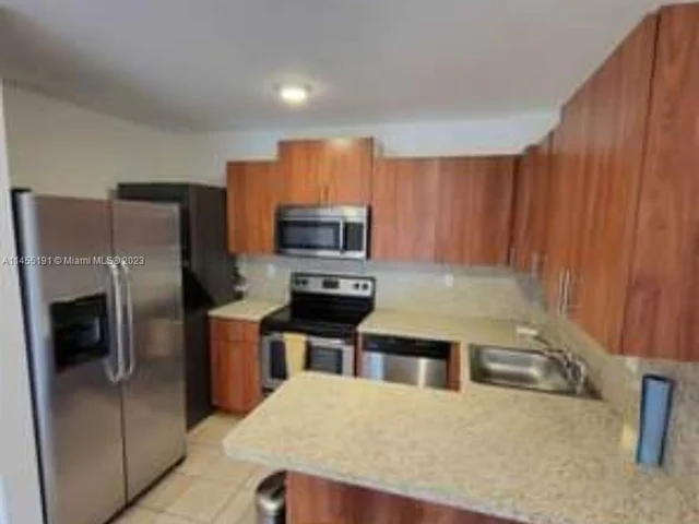 1933 SW 7th St # 102, Miami FL 33135