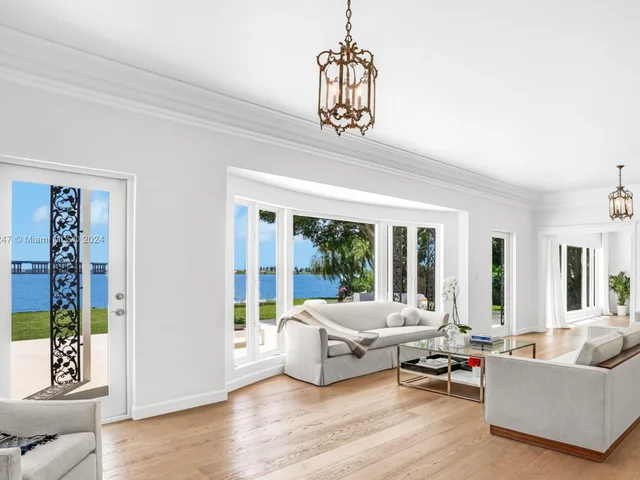 4355 Sabal Palm Rd, Miami FL 33137