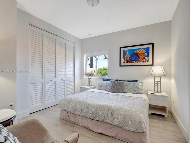 3570 SW 23rd St # 3570, Miami FL 33145