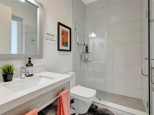 3570 SW 23rd St # 3570, Miami FL 33145