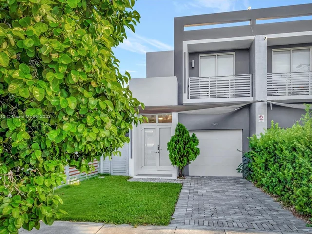 3570 SW 23rd St # 3570, Miami FL 33145