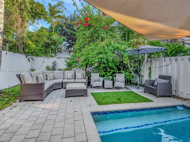 3570 SW 23rd St # 3570, Miami FL 33145