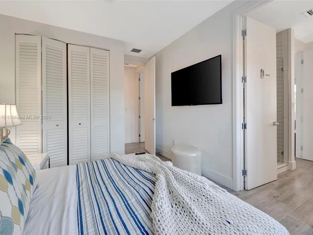 3570 SW 23rd St # 3570, Miami FL 33145