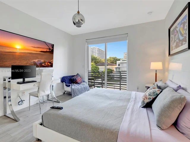 3570 SW 23rd St # 3570, Miami FL 33145