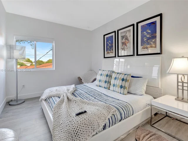 3570 SW 23rd St # 3570, Miami FL 33145