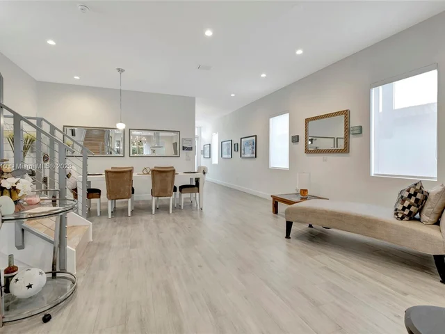 3570 SW 23rd St # 3570, Miami FL 33145