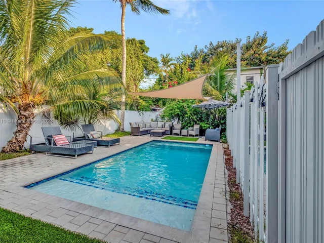 3570 SW 23rd St # 3570, Miami FL 33145