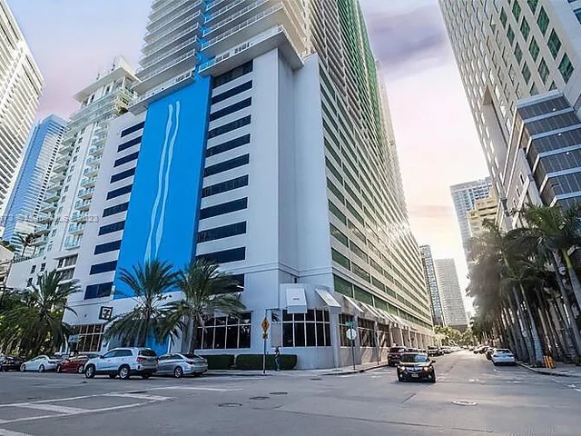 1200 Brickell Bay Dr # 3814, Miami FL 33131
