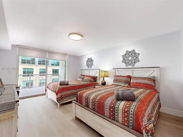 1200 Brickell Bay Dr # 3814, Miami FL 33131