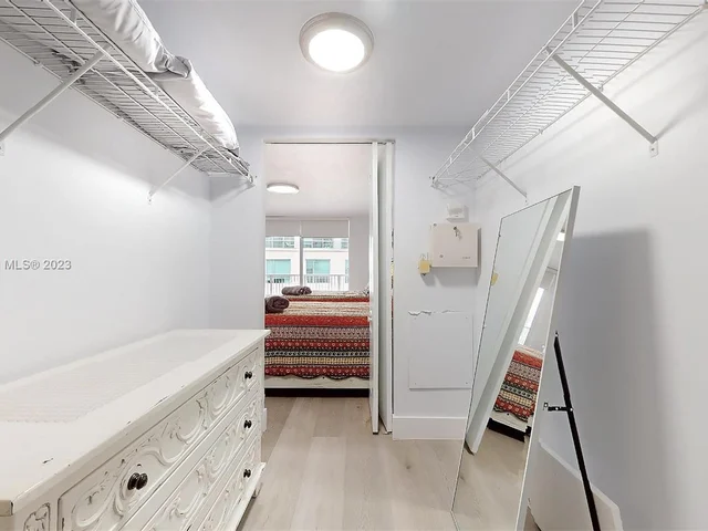 1200 Brickell Bay Dr # 3814, Miami FL 33131