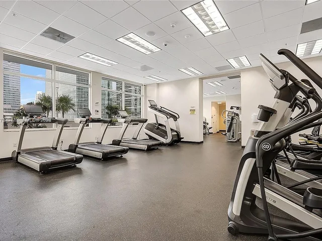 1200 Brickell Bay Dr # 3814, Miami FL 33131