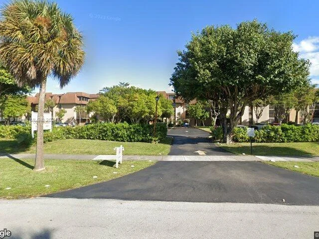 661 NE 195th St # 215, Miami FL 33179