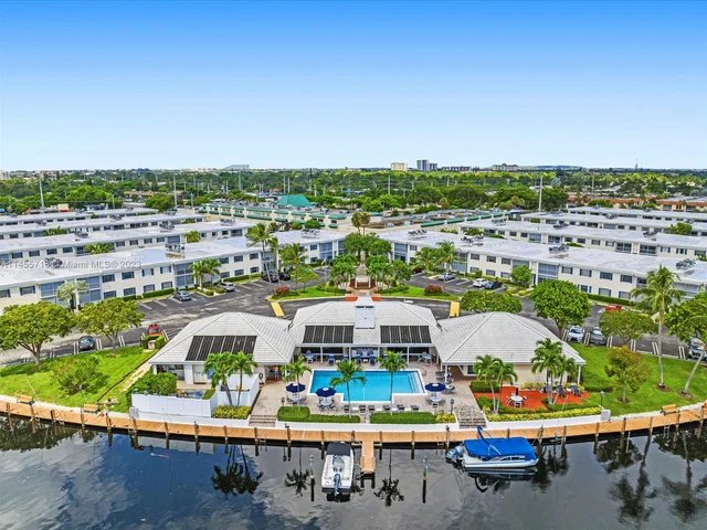 150 Cypress Club Dr # 513, Pompano Beach FL 33060