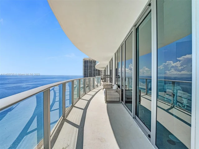 4111 S Ocean Dr, Hollywood FL 33019