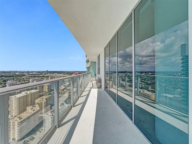 4111 S Ocean Dr, Hollywood FL 33019