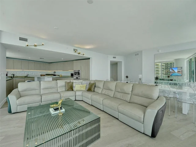 4111 S Ocean Dr, Hollywood FL 33019