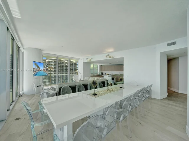 4111 S Ocean Dr, Hollywood FL 33019