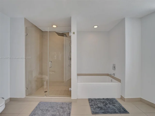 4111 S Ocean Dr, Hollywood FL 33019