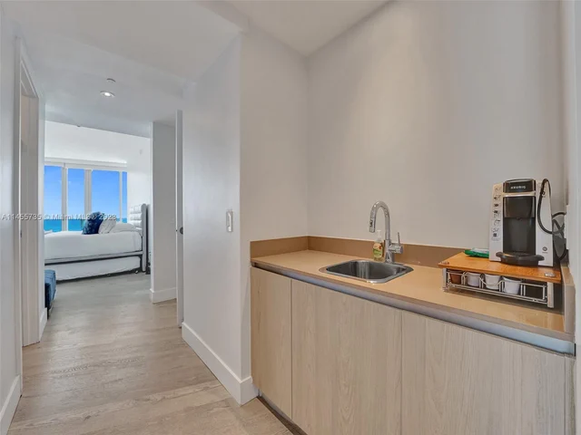 4111 S Ocean Dr, Hollywood FL 33019