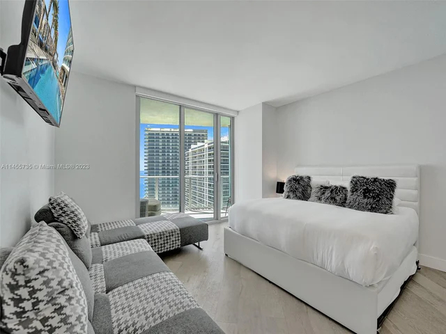 4111 S Ocean Dr, Hollywood FL 33019