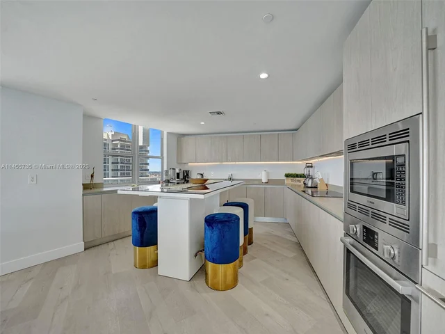 4111 S Ocean Dr, Hollywood FL 33019